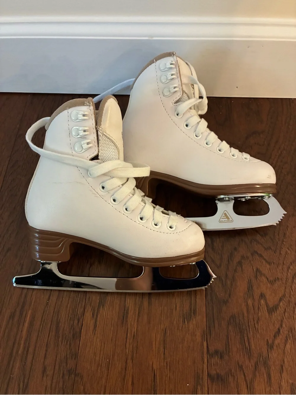 Jackson Excel figure skates